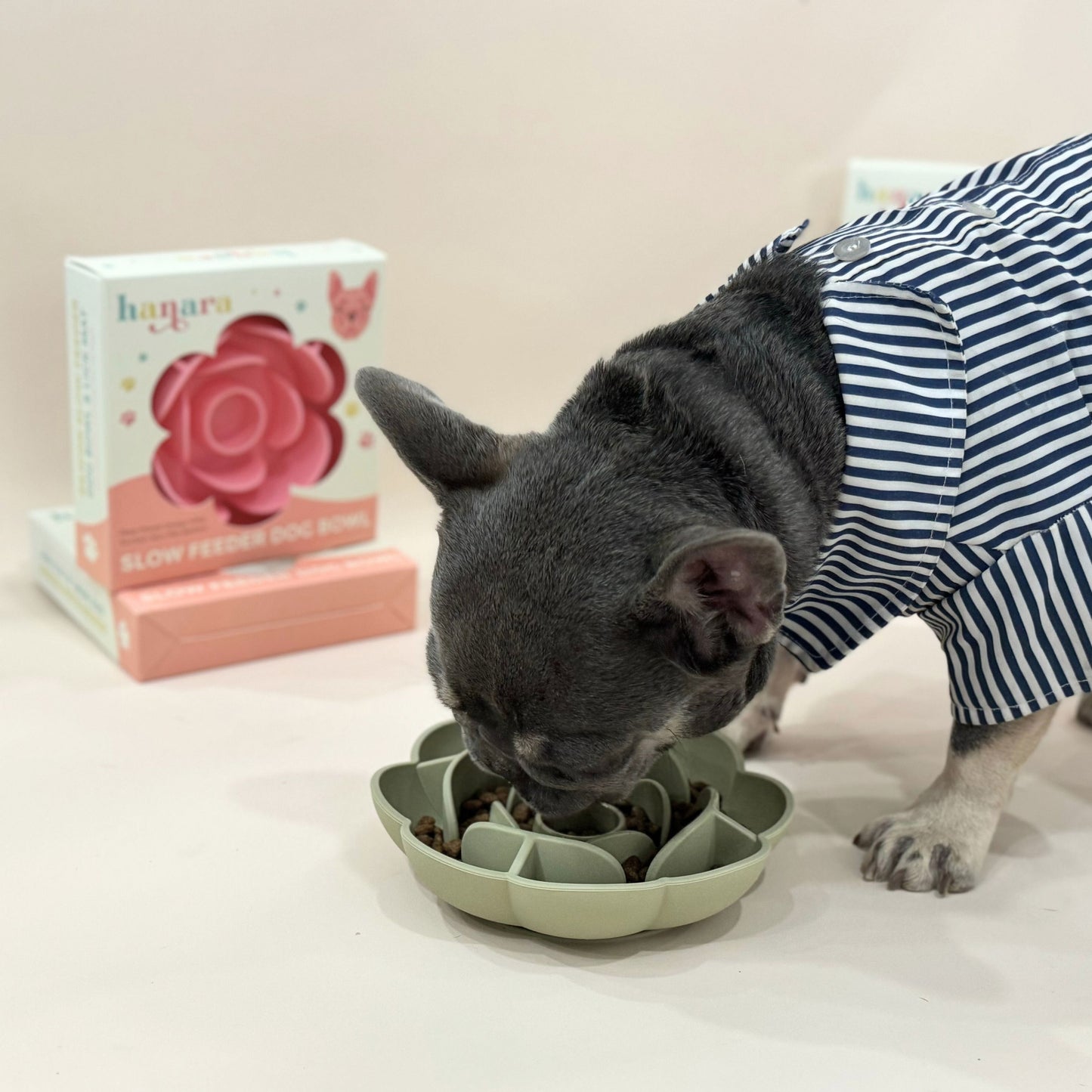 Rose-Shaped Silicone Pet Slow Feeder Bowl 🌹 Misty Gray
